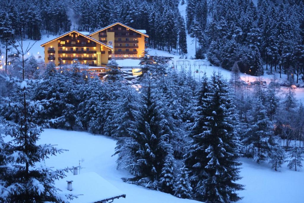Hotel Shandranj Tesero Εξωτερικό φωτογραφία
